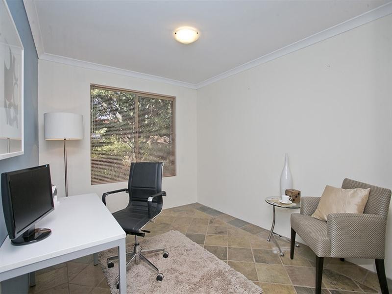 7 Burns Road, Kalamunda WA 6076