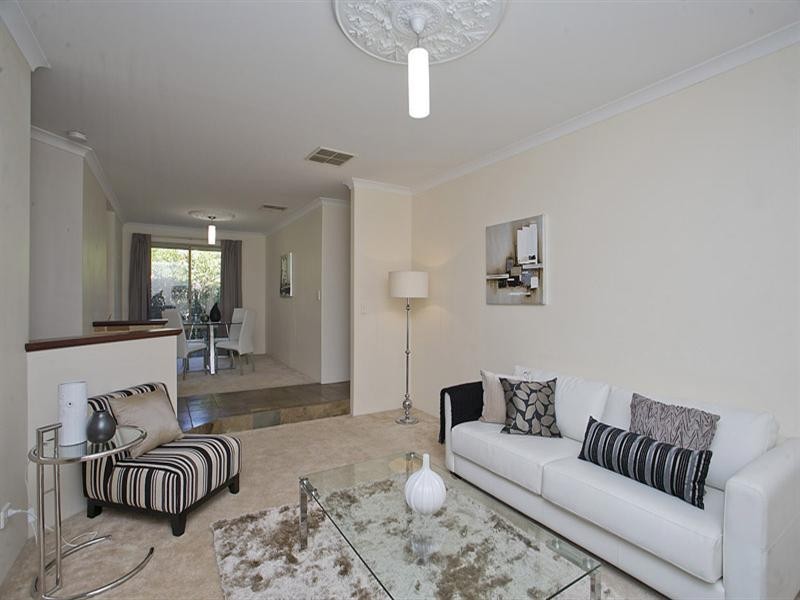 7 Burns Road, Kalamunda WA 6076