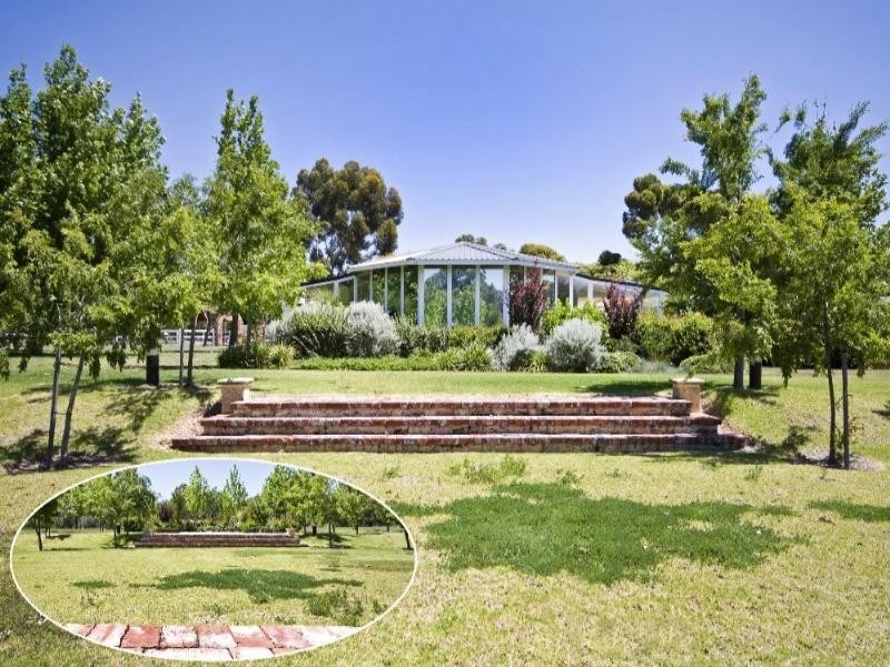 36 Victoria Road, Wattle Grove WA 6107