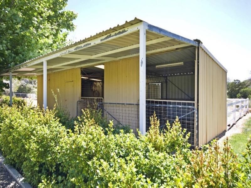 36 Victoria Road, Wattle Grove WA 6107