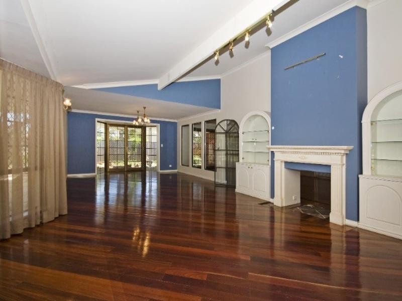 36 Victoria Road, Wattle Grove WA 6107