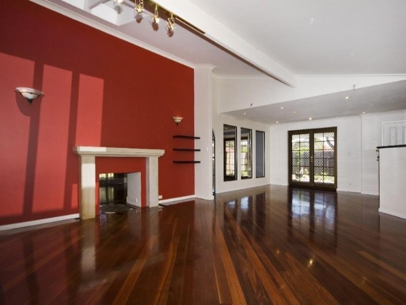 36 Victoria Road, Wattle Grove WA 6107