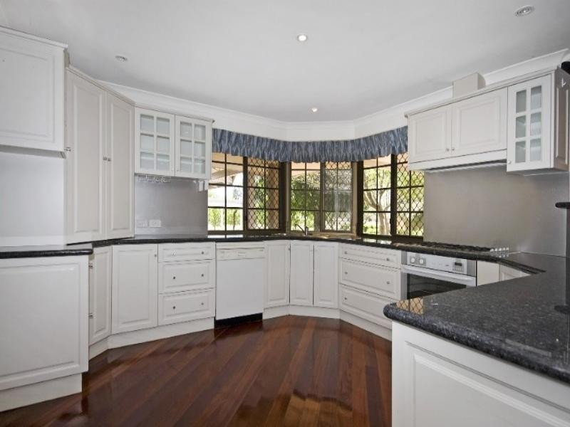 36 Victoria Road, Wattle Grove WA 6107