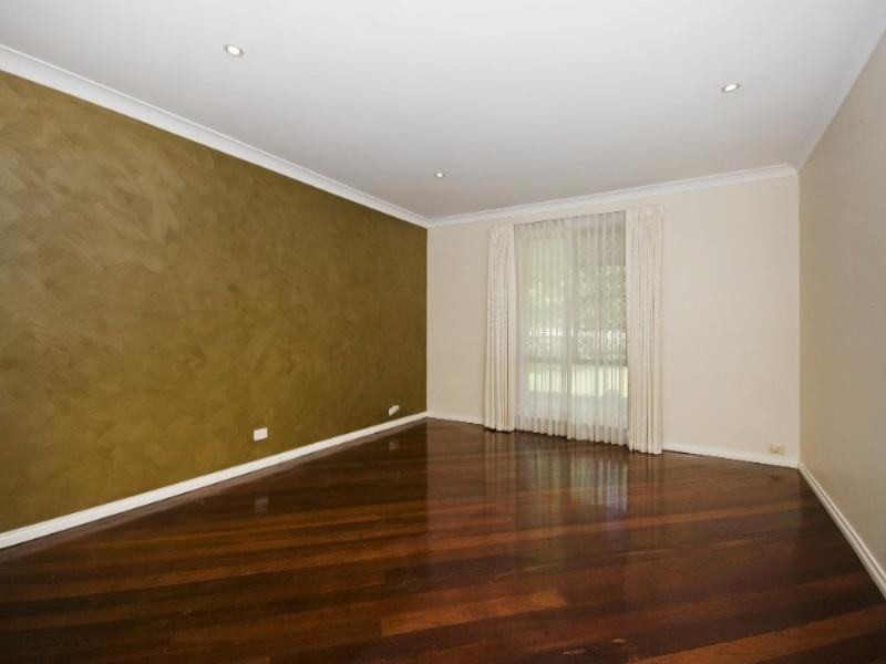 36 Victoria Road, Wattle Grove WA 6107