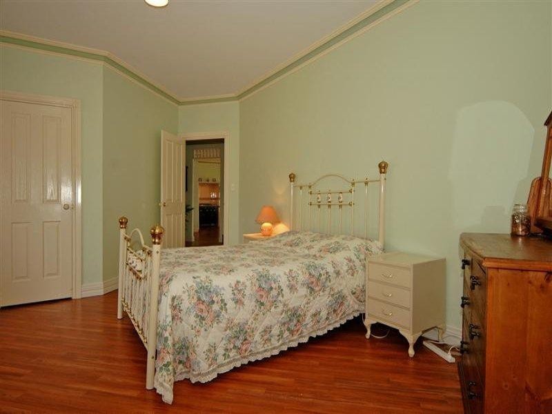 15 Staniland Street, Orange Grove WA 6109