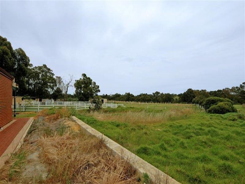 15 Staniland Street, Orange Grove WA 6109