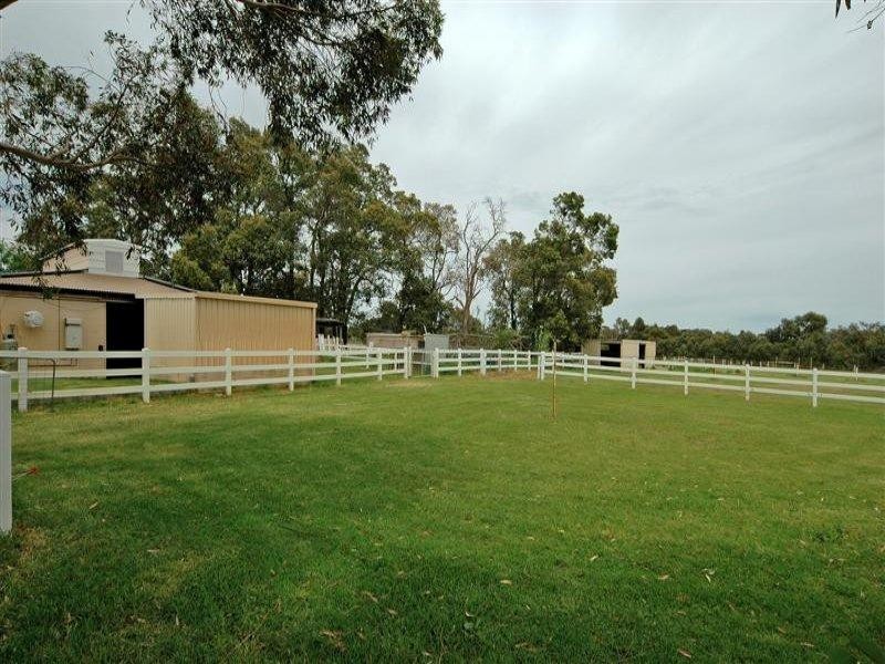 15 Staniland Street, Orange Grove WA 6109