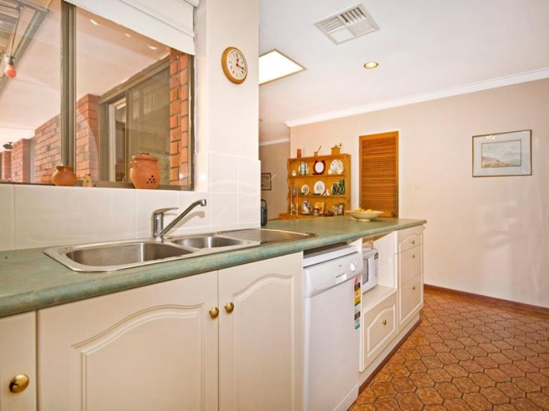 17 Kadina Road, Gooseberry Hill WA 6076