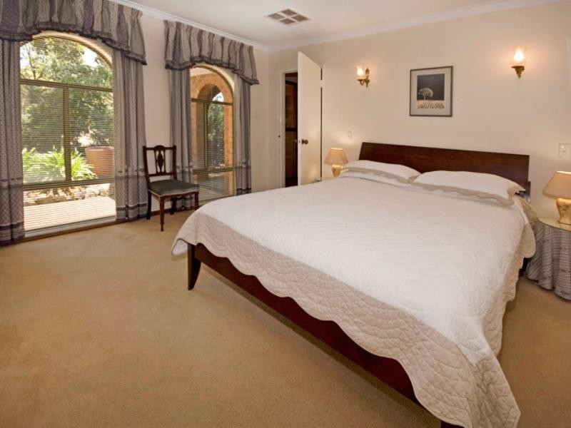 17 Kadina Road, Gooseberry Hill WA 6076