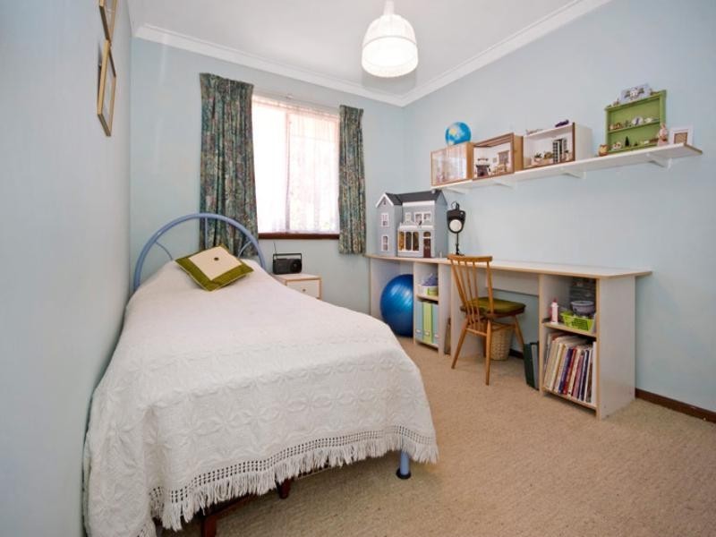 17 Kadina Road, Gooseberry Hill WA 6076