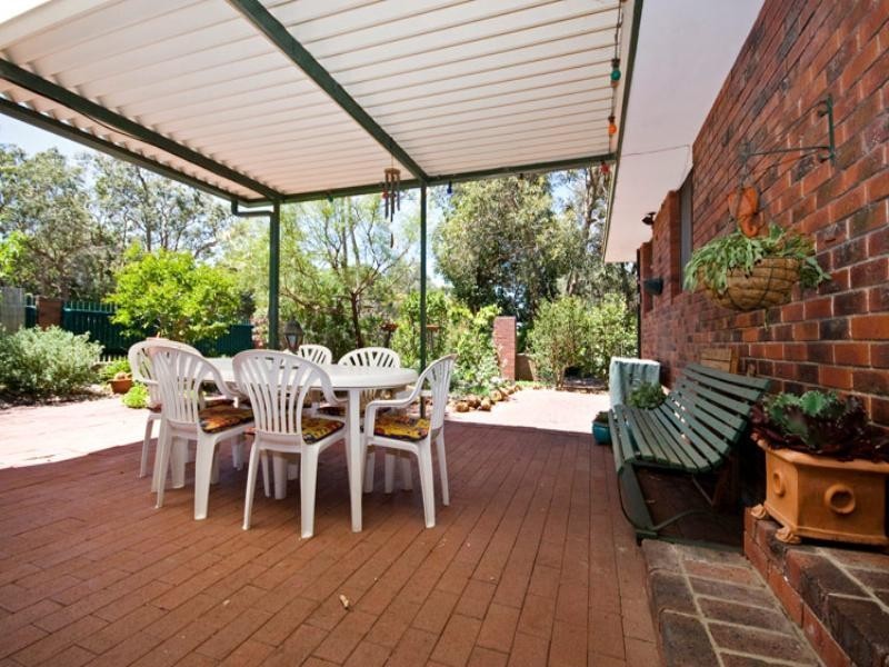 17 Kadina Road, Gooseberry Hill WA 6076