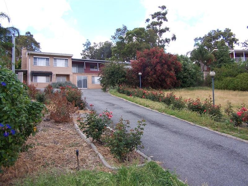 78 Basildon Road, Lesmurdie WA 6076