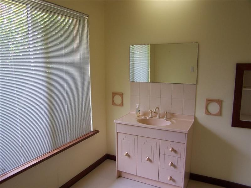 78 Basildon Road, Lesmurdie WA 6076