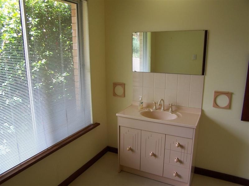 78 Basildon Road, Lesmurdie WA 6076