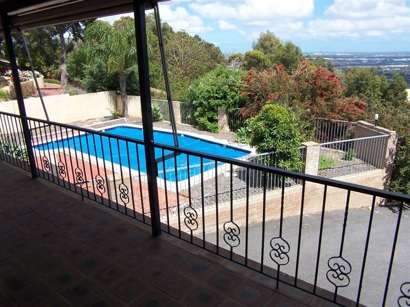 78 Basildon Road, Lesmurdie WA 6076