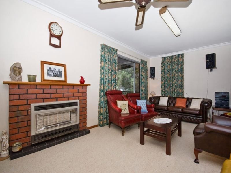 12 Schmitt Road, Kalamunda WA 6076