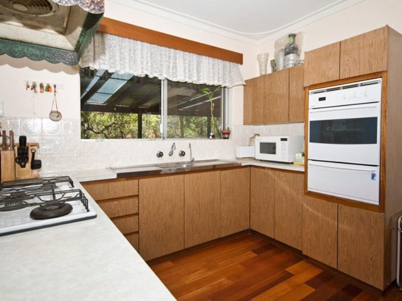 12 Schmitt Road, Kalamunda WA 6076