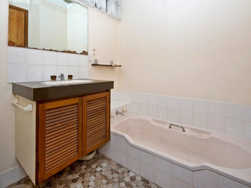 12 Schmitt Road, Kalamunda WA 6076