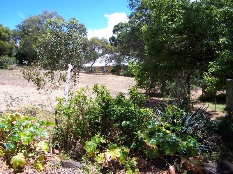 2/12 Taylor Road, Kalamunda WA 6076