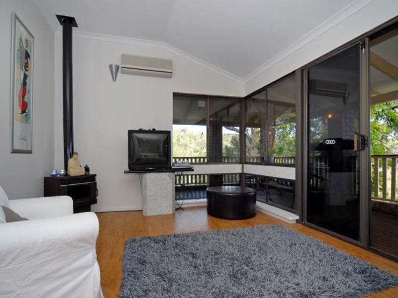 50 Zamia Road, Gooseberry Hill WA 6076
