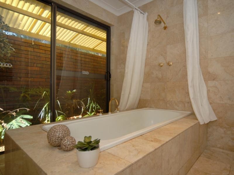 50 Zamia Road, Gooseberry Hill WA 6076
