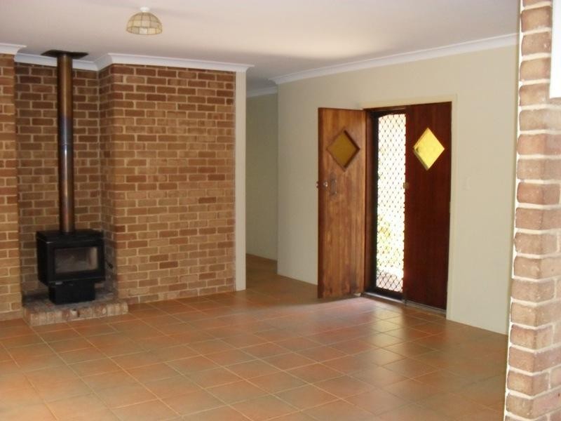 12 Winsor Road, Kalamunda WA 6076