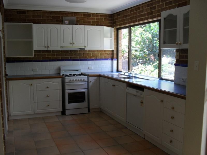 12 Winsor Road, Kalamunda WA 6076