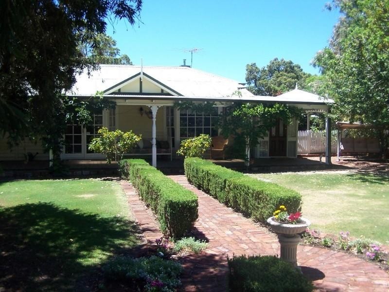 6 Parke Road, Gooseberry Hill WA 6076