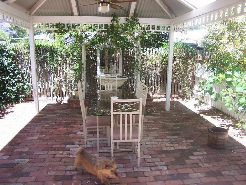 6 Parke Road, Gooseberry Hill WA 6076