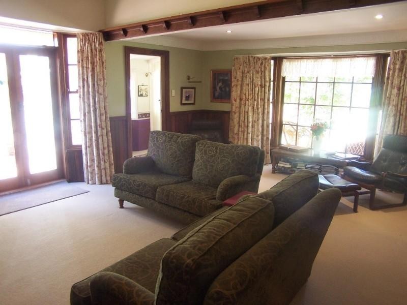 6 Parke Road, Gooseberry Hill WA 6076