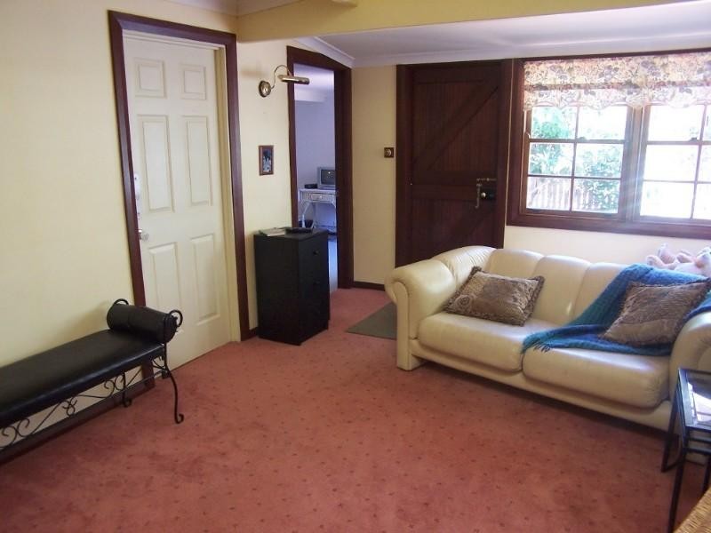 6 Parke Road, Gooseberry Hill WA 6076