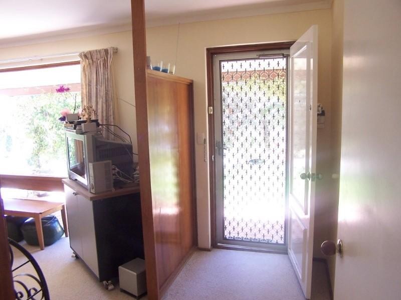 8 Valley Road, Kalamunda WA 6076