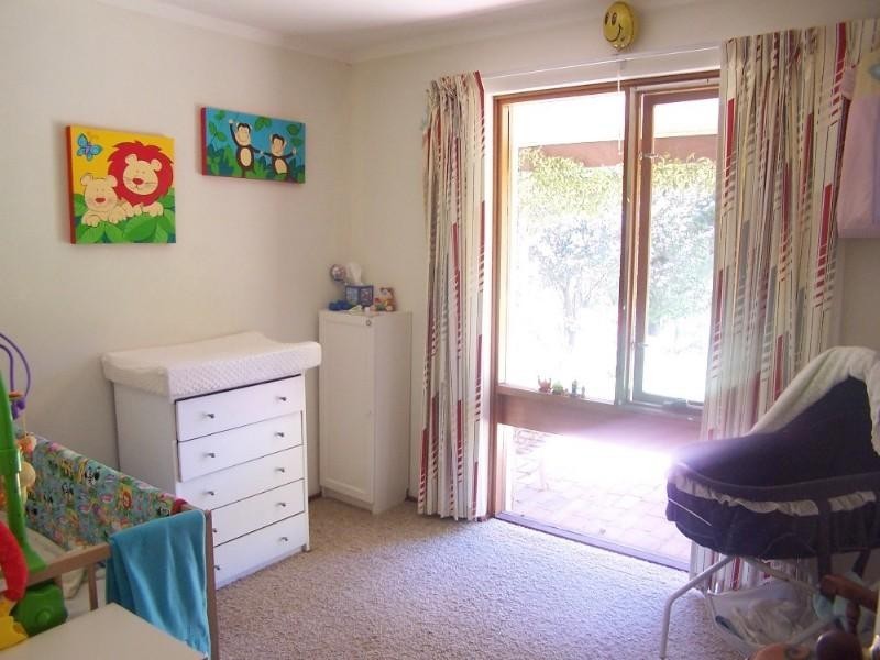 8 Valley Road, Kalamunda WA 6076