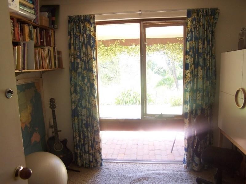 8 Valley Road, Kalamunda WA 6076