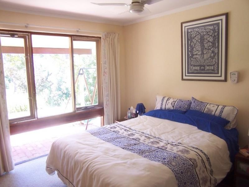 8 Valley Road, Kalamunda WA 6076