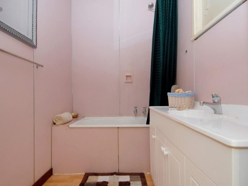 915 Mundaring Weir Road, Paulls Valley WA 6076