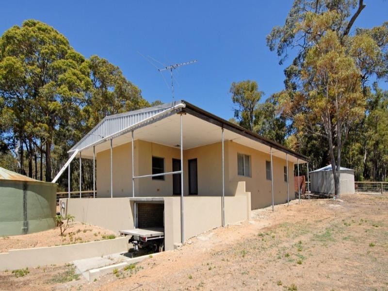 915 Mundaring Weir Road, Paulls Valley WA 6076
