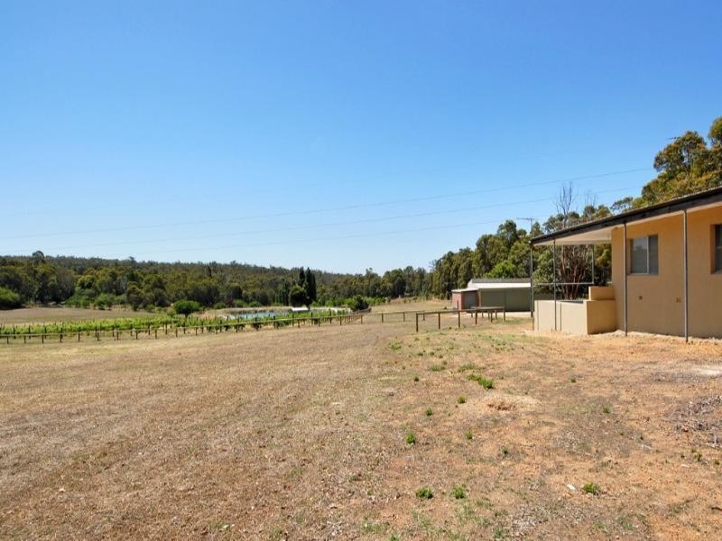 915 Mundaring Weir Road, Paulls Valley WA 6076
