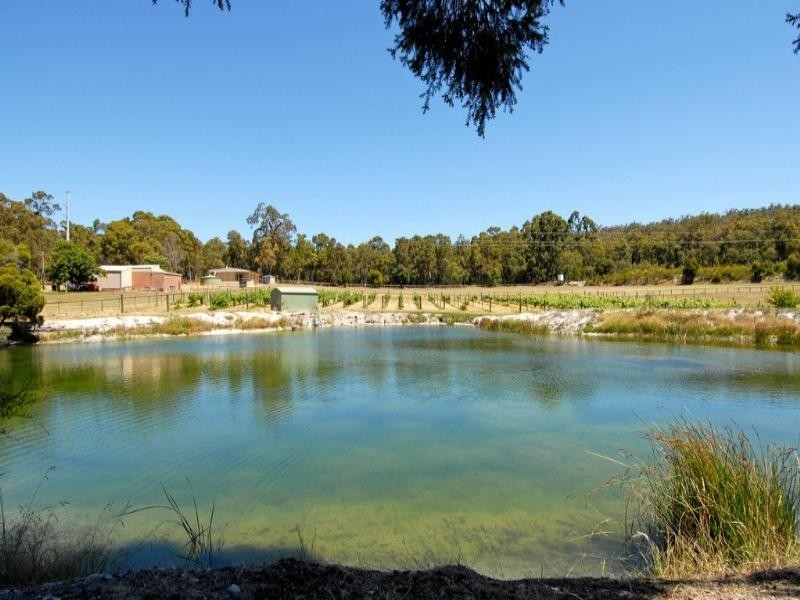 915 Mundaring Weir Road, Paulls Valley WA 6076