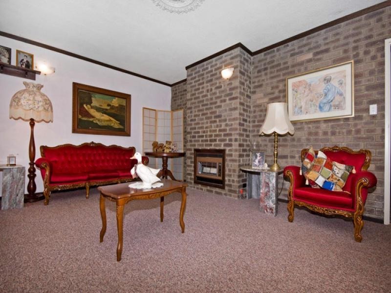 31 Marri Crescent, Lesmurdie WA 6076