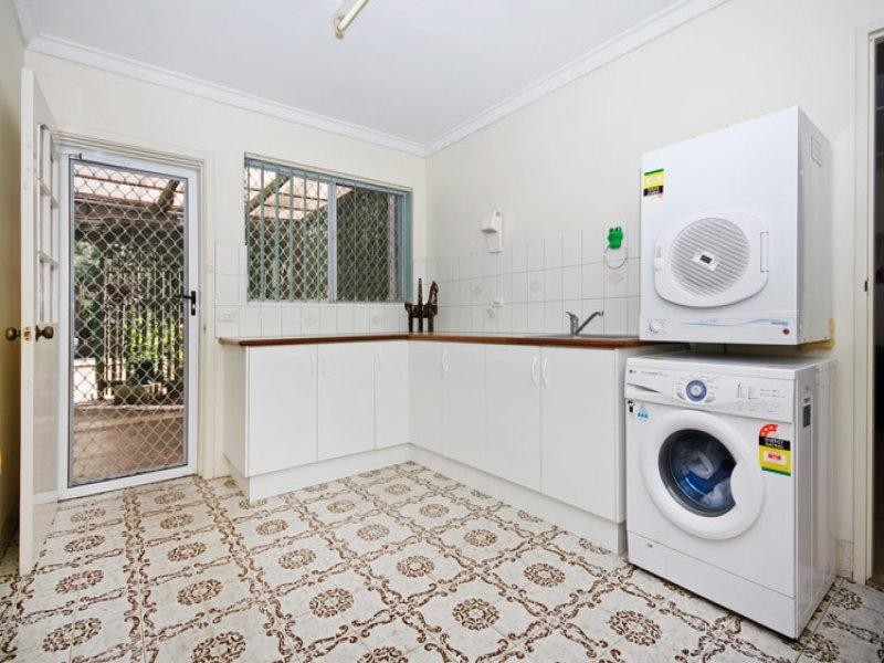 31 Marri Crescent, Lesmurdie WA 6076