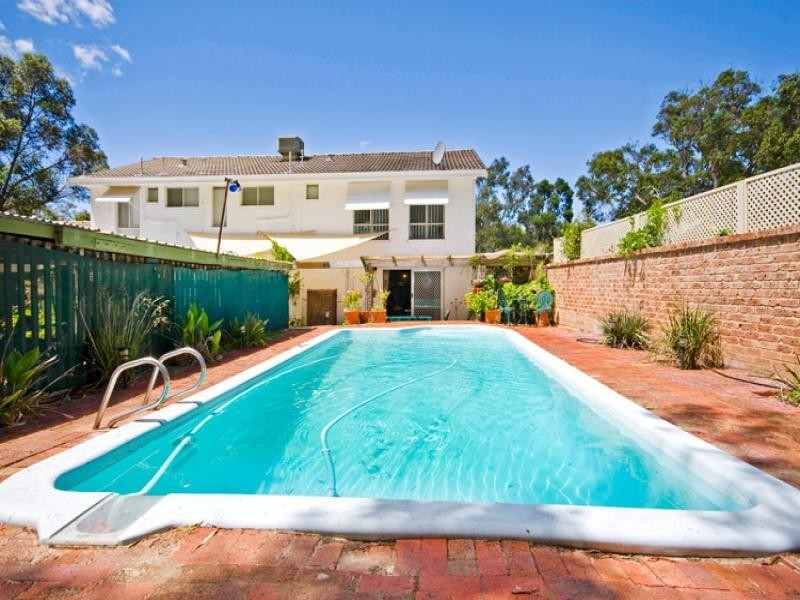 31 Marri Crescent, Lesmurdie WA 6076