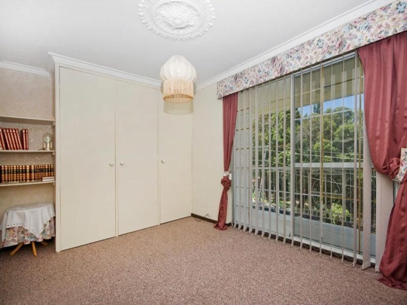 31 Marri Crescent, Lesmurdie WA 6076