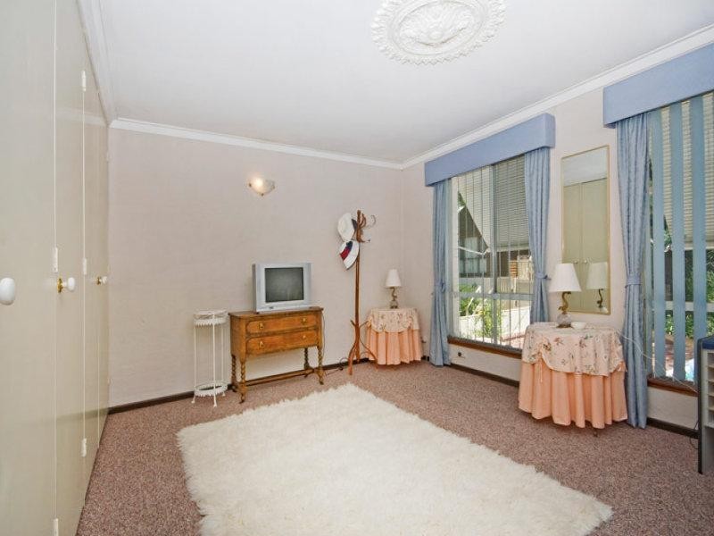 31 Marri Crescent, Lesmurdie WA 6076