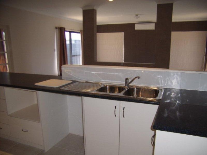 6 Witney Court, High Wycombe WA 6057