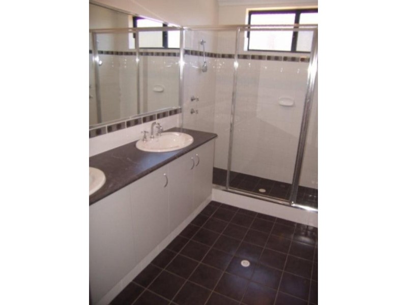 6 Witney Court, High Wycombe WA 6057