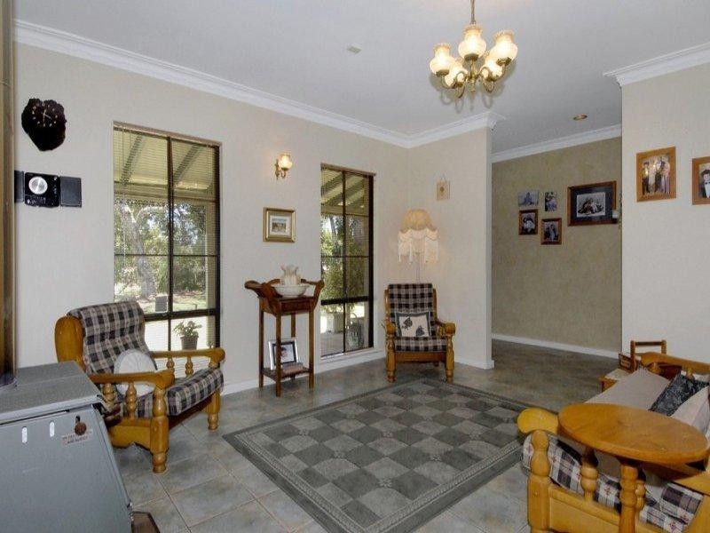 80 Crystal Brook Road, Wattle Grove WA 6107