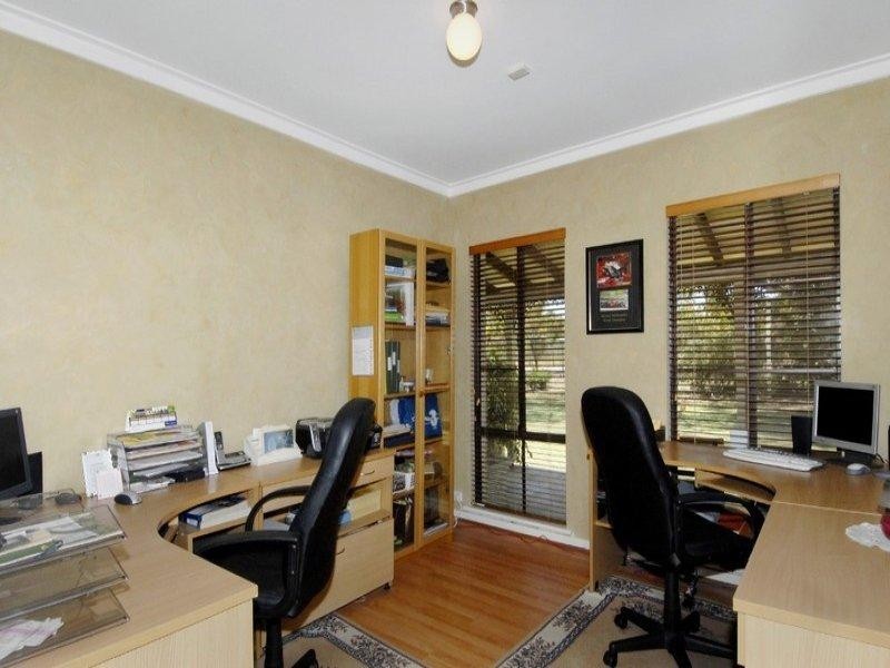 80 Crystal Brook Road, Wattle Grove WA 6107