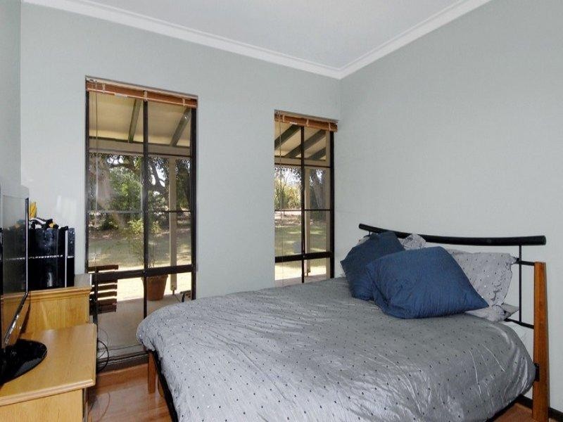 80 Crystal Brook Road, Wattle Grove WA 6107