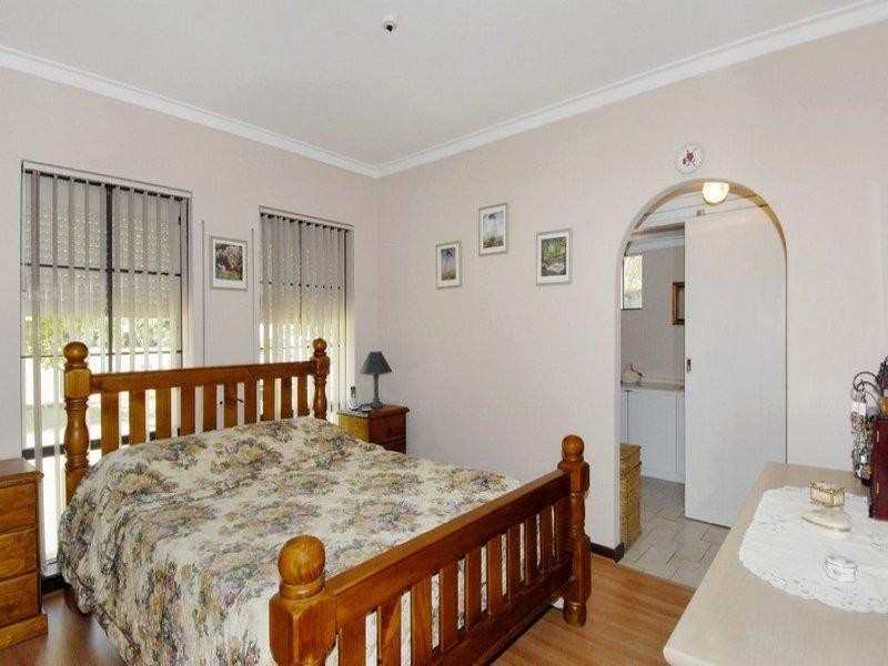 80 Crystal Brook Road, Wattle Grove WA 6107